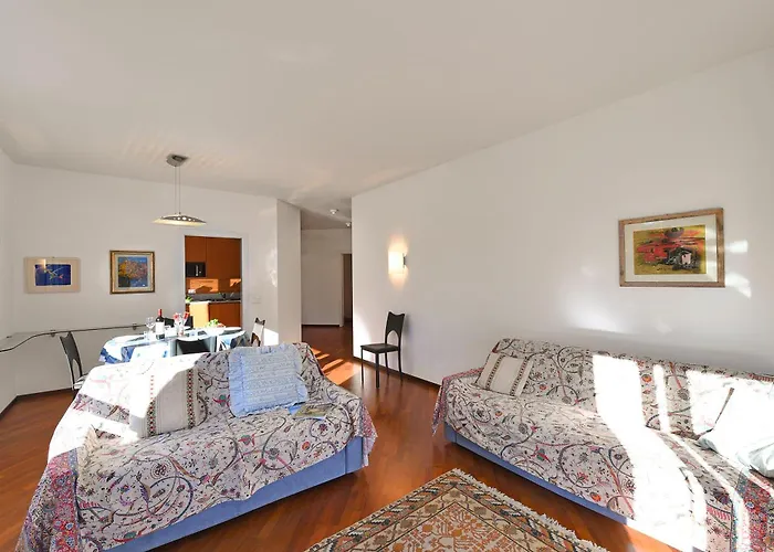 Apartment Sweet View - Happy